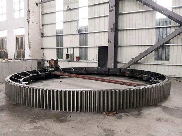 大齒輪加工廠家怎樣確定大齒輪的澆注流程呢？