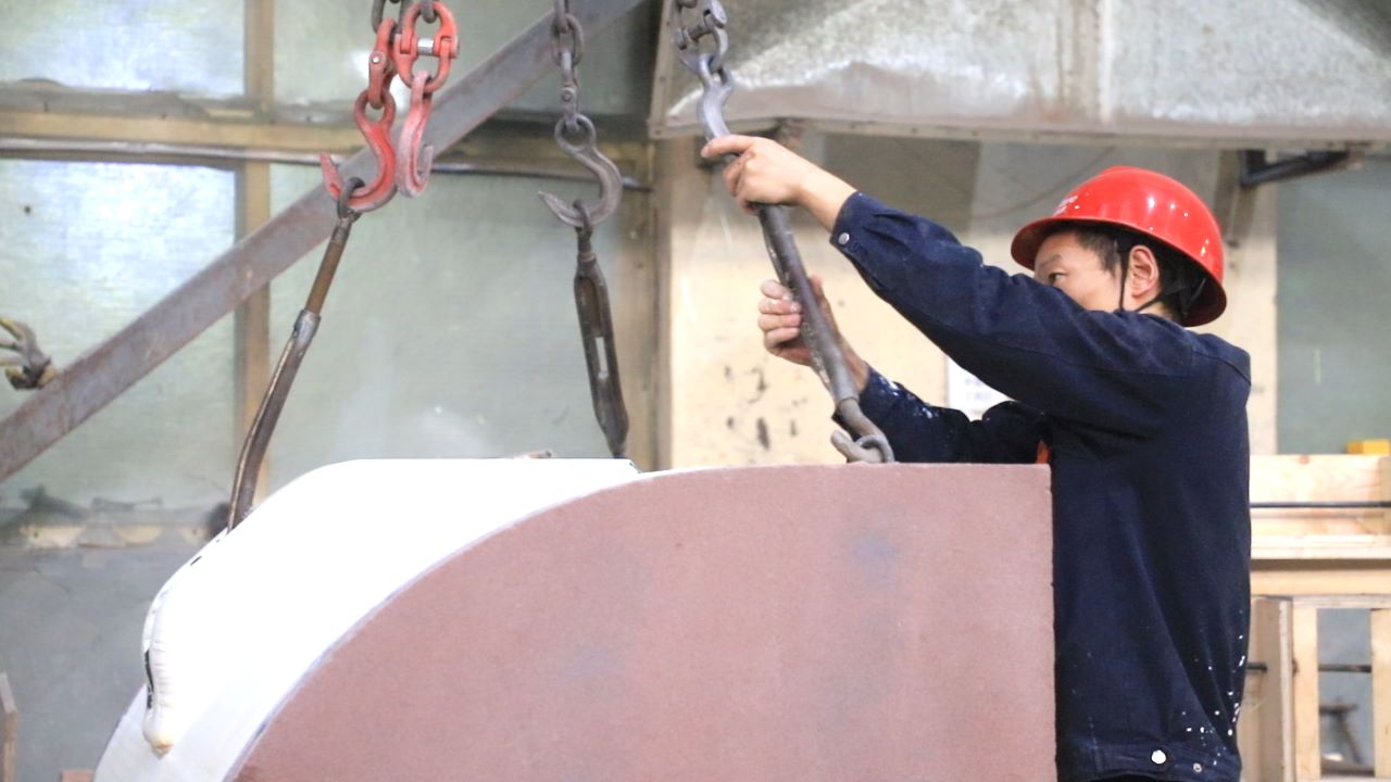大型鑄鋼件型砂為何需要打磨？
